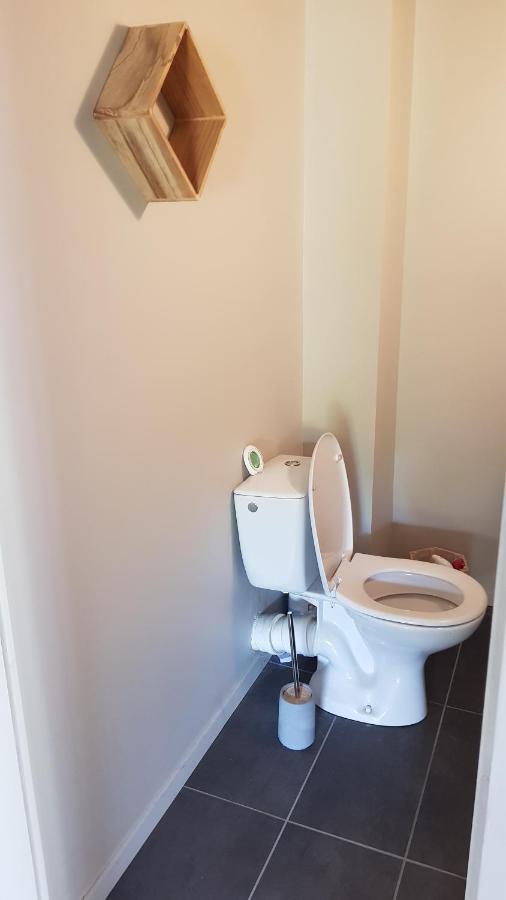 Hotel Chambre Avec Salle De Bain Donzy Exterior foto
