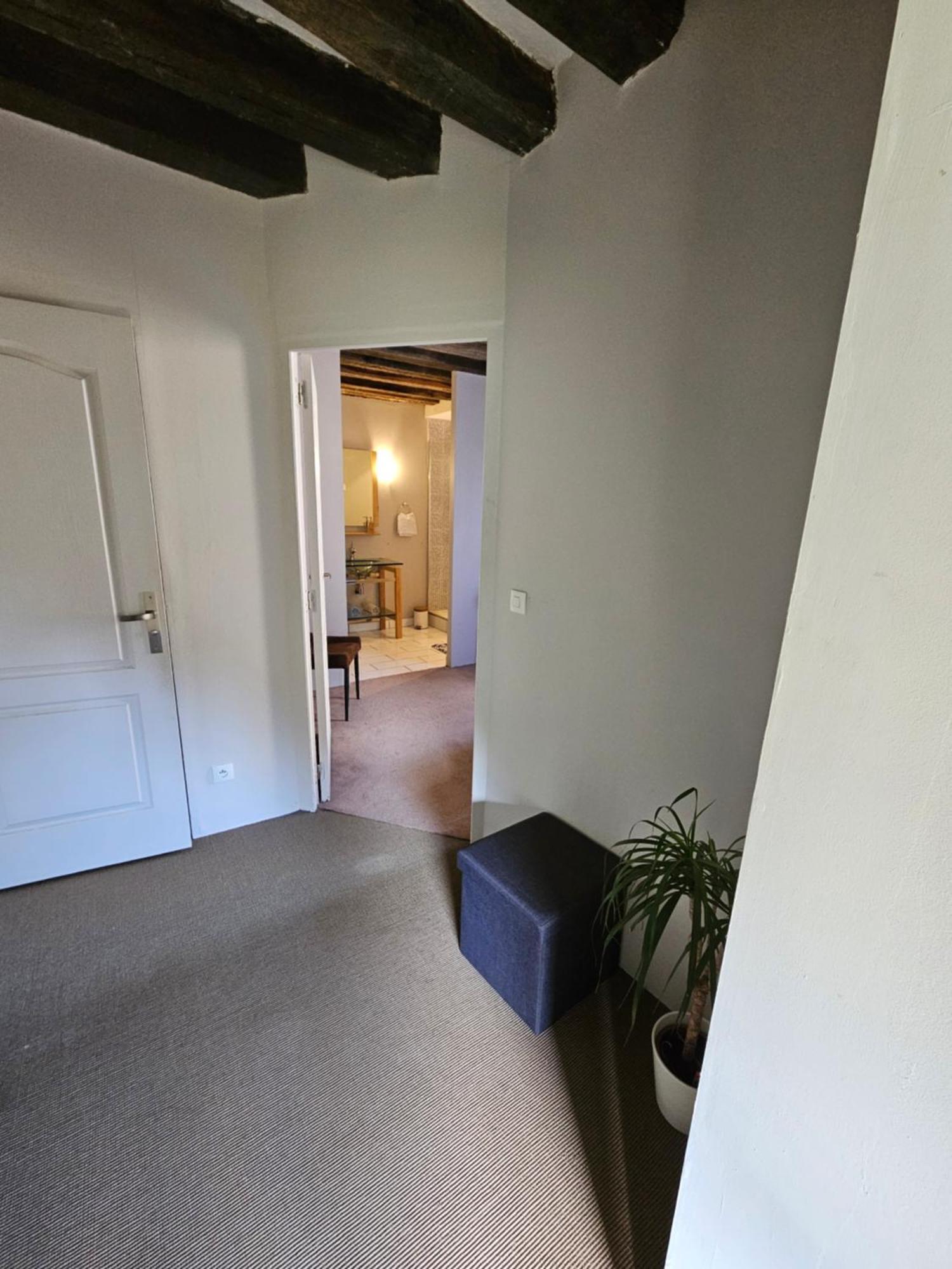 Hotel Chambre Avec Salle De Bain Donzy Exterior foto