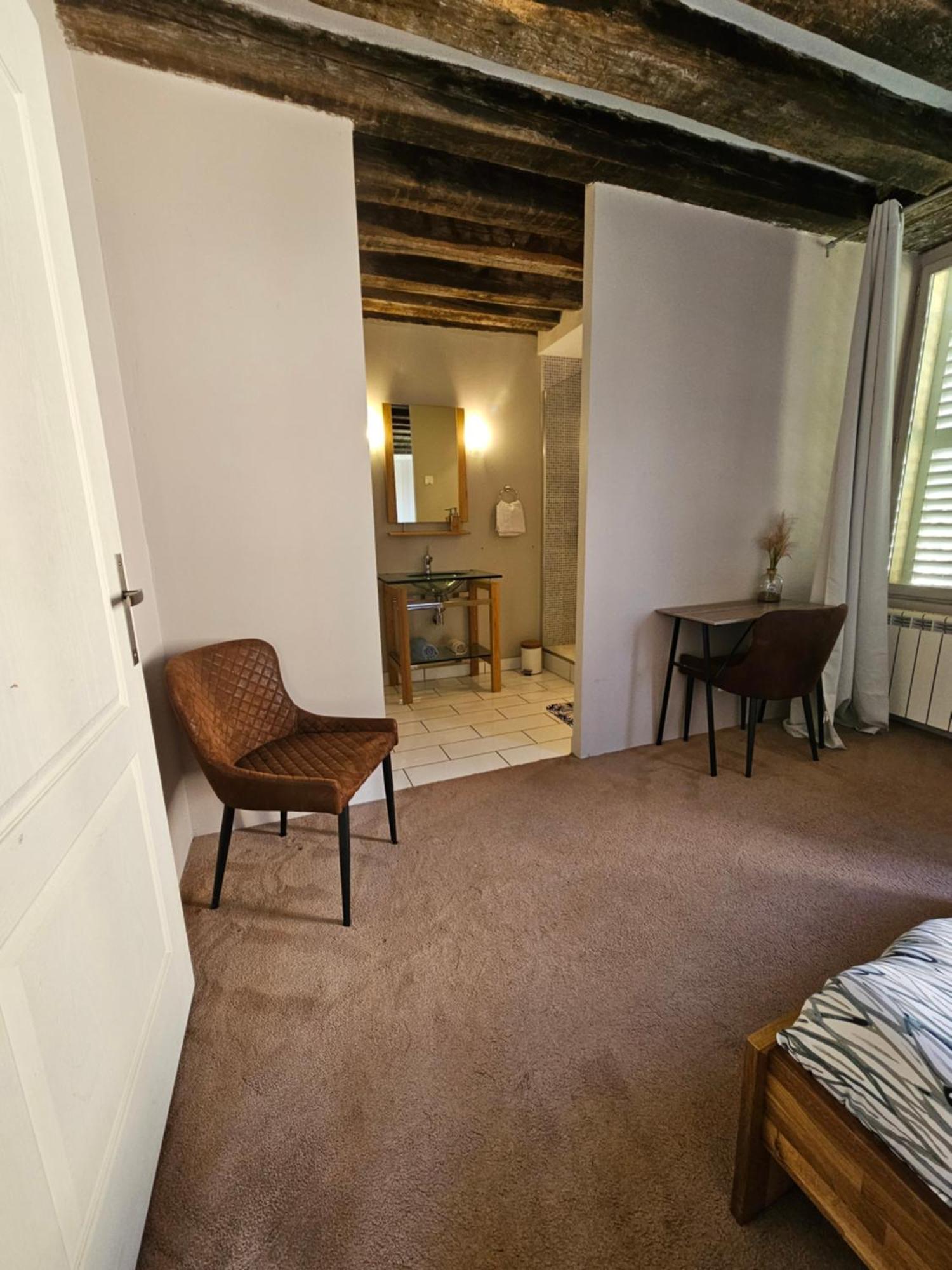 Hotel Chambre Avec Salle De Bain Donzy Exterior foto