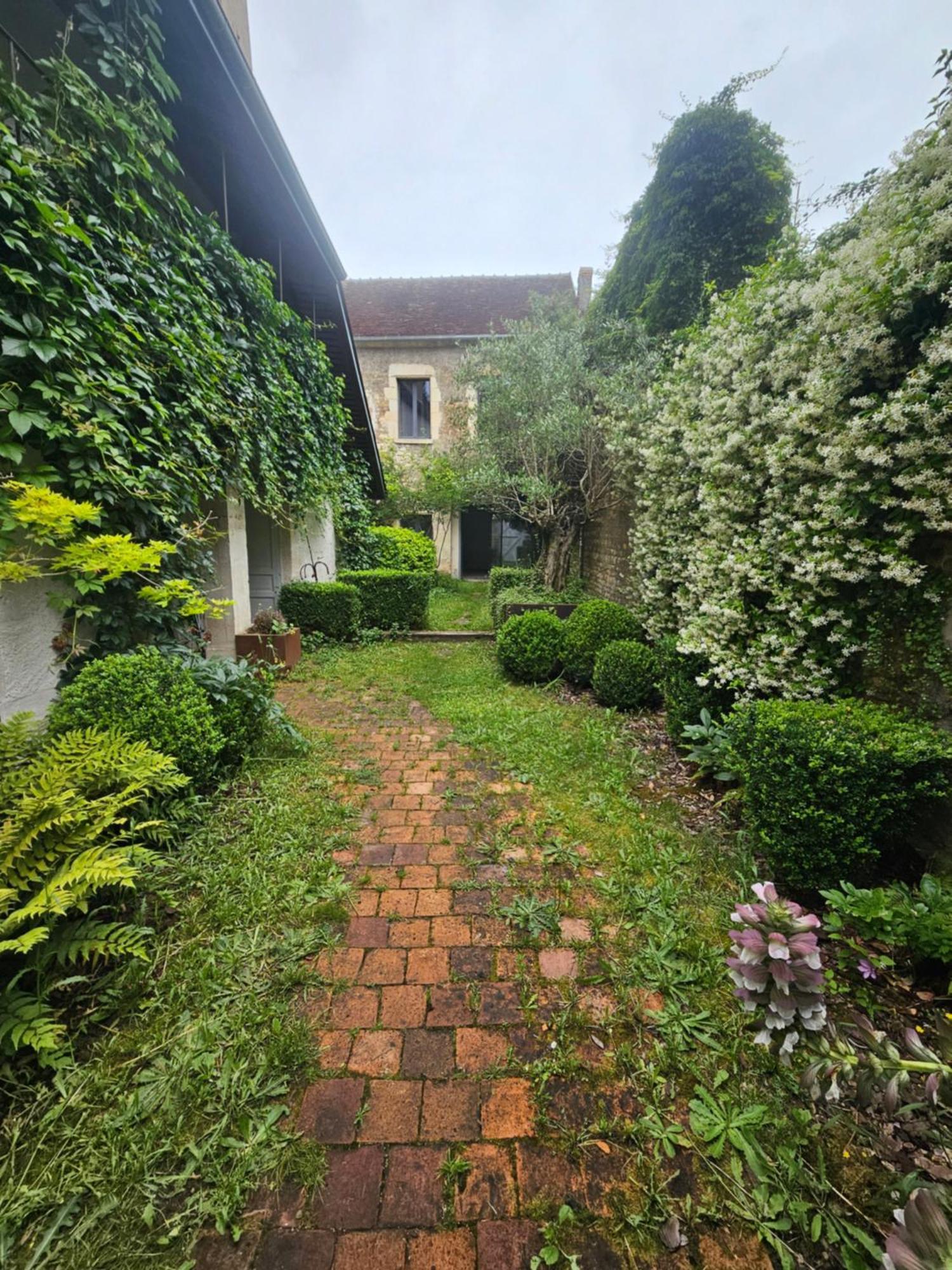 Hotel Chambre Avec Salle De Bain Donzy Exterior foto
